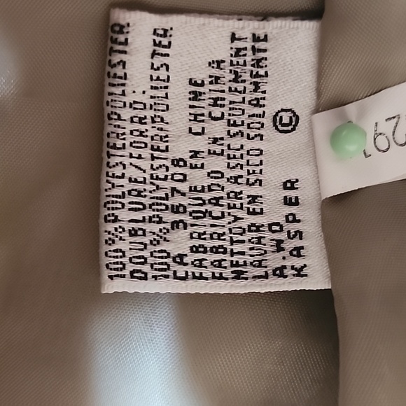 **SOLD**Le Suit Pant Suit from Macy's Light Olive Green - Picture 7 of 10